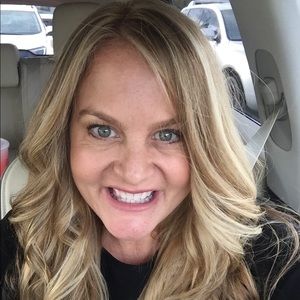 Meet your Posher, Debbie